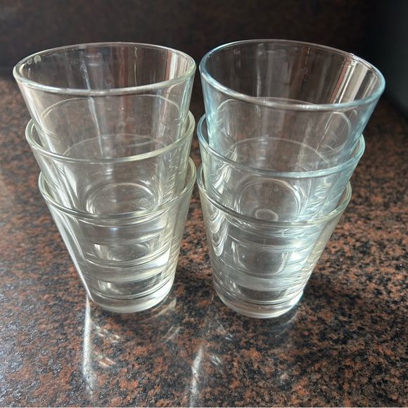 Set of glasses. Great for dorm or apartment. - Picture 3 of 6